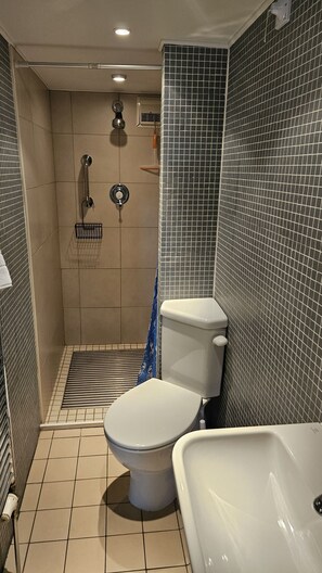 Hair dryer, towels