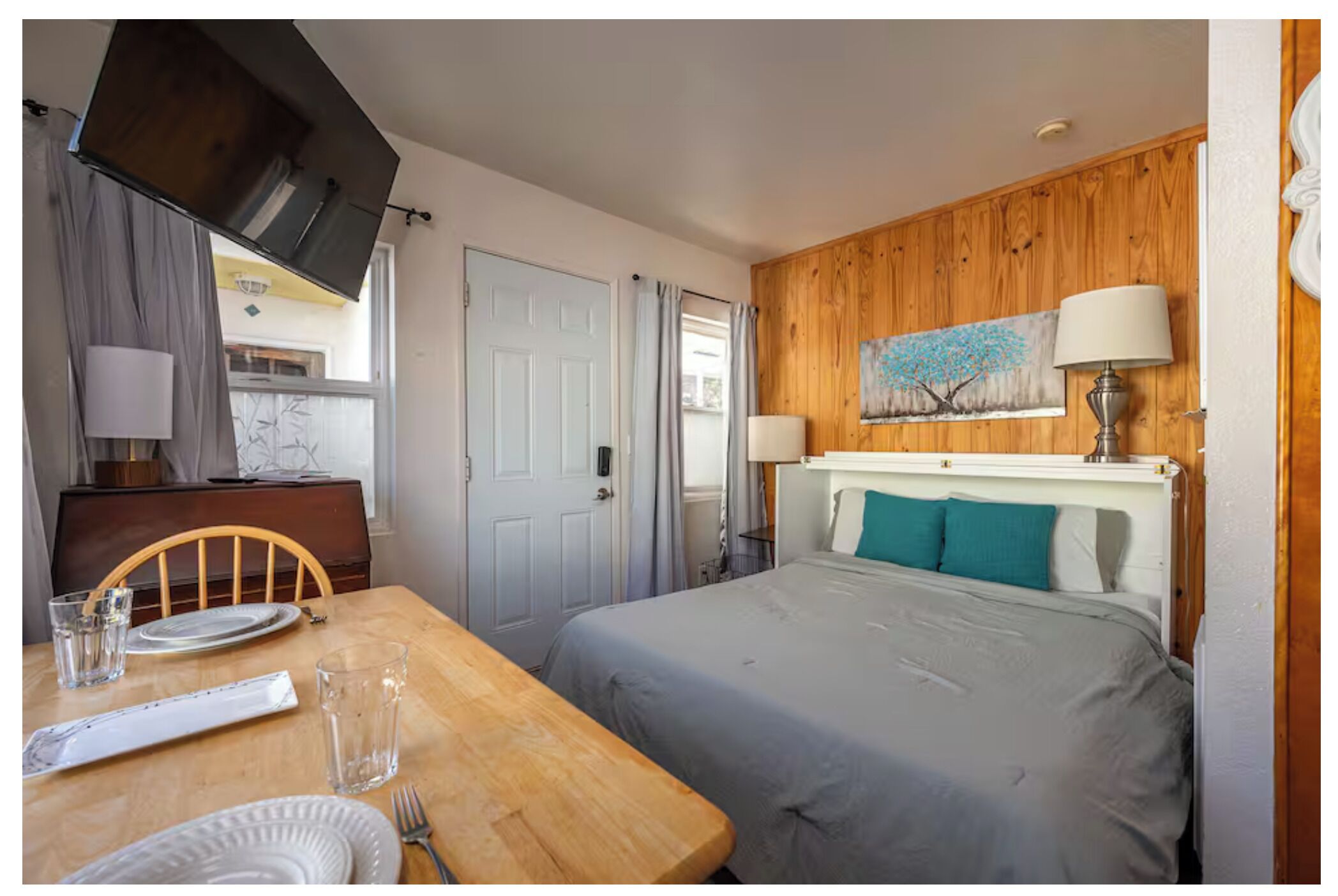 1 bedroom, iron/ironing board, travel cot, free WiFi