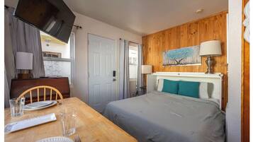1 bedroom, iron/ironing board, travel cot, free WiFi