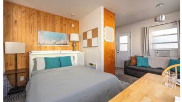 1 bedroom, iron/ironing board, travel cot, free WiFi