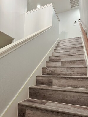 Interior - ★ 4BR Large Family Home ★ TVs Every Room • NRG MD Anderson (Houston)