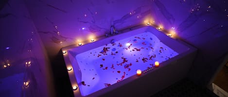 Bañera de hidromasaje interior