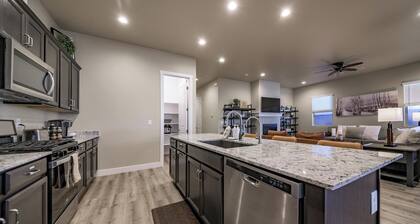 The 241Desirable Family Vacation Home at Orion wAC and Separate Casita