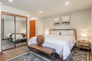 2 chambres, fer et planche à repasser, Wi-Fi gratuit, draps fournis