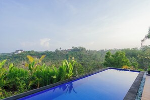 Outdoor pool - Kelingking Paradise Suites Villa (Penida Island)