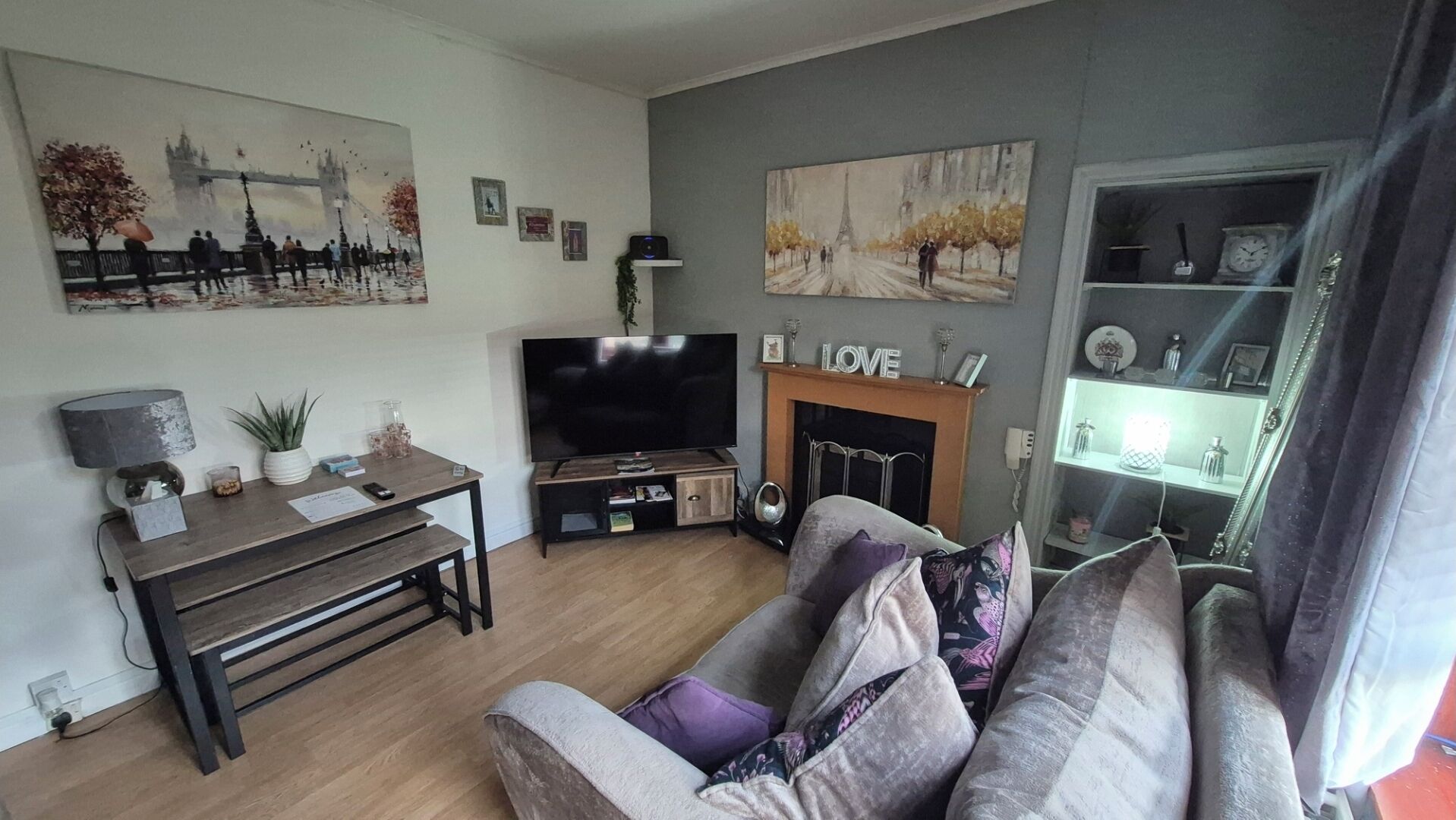 Lovely Dundee Dreams  Cosy 2 Bedroom Apartment With Off Street Parking & Gardens - Dundee