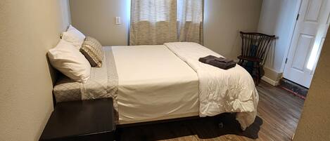 2 Schlafzimmer, Bügeleisen/Bügelbrett, kostenloses WLAN, Bettwäsche