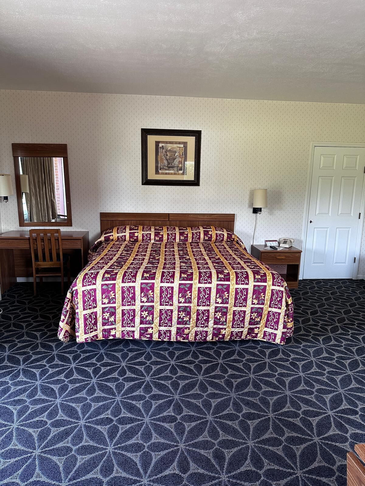 Iron/ironing board, free WiFi, bed sheets