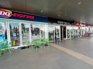 Huoneisto, 1 makuuhuone, parveke, järvinäköala | Ruokailu