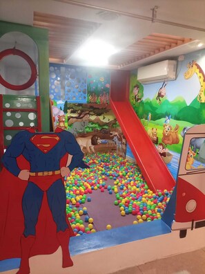 Game room - La Villa Bogura (Bogra)