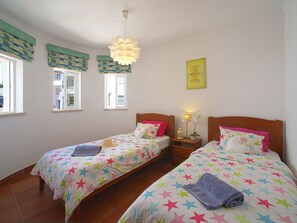 2 bedrooms, desk, iron/ironing board, WiFi - Baia de Cristal by Interhome (Lagos)