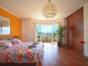 2 bedrooms, desk, iron/ironing board, WiFi - Baia de Cristal by Interhome (Lagos)