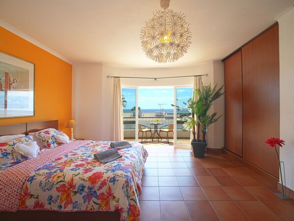 2 chambres, bureau, fer et planche à repasser, Wi-Fi