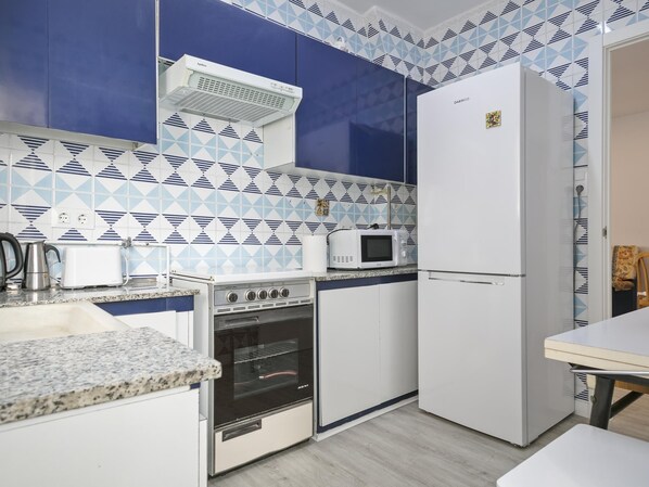 Microwave, oven, coffee/tea maker, toaster