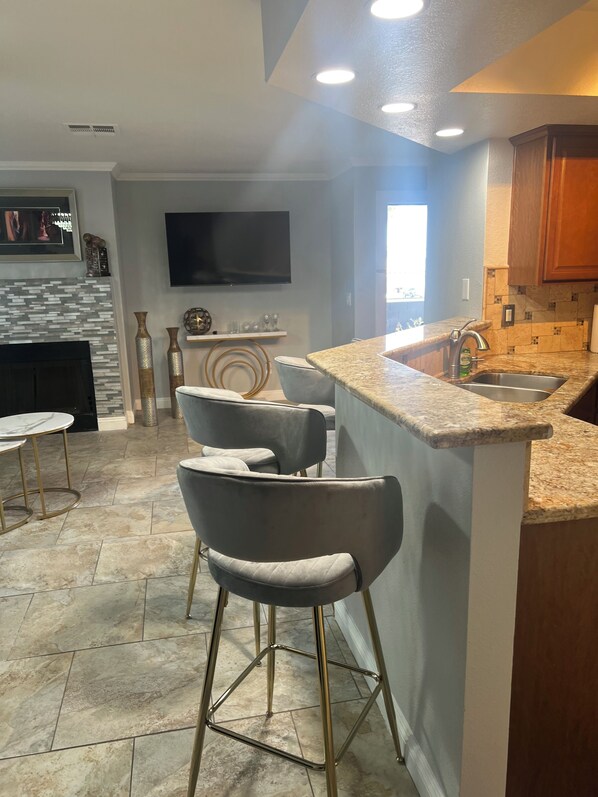 Dining - Luxury cozy unit (Las Vegas)