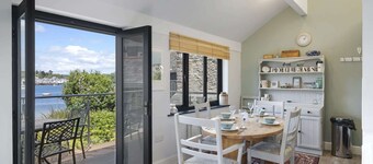 Beautiful Cottage on the Water Front, Polruan