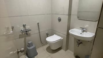 Chambre Standard avec lits jumeaux | Salle de bain