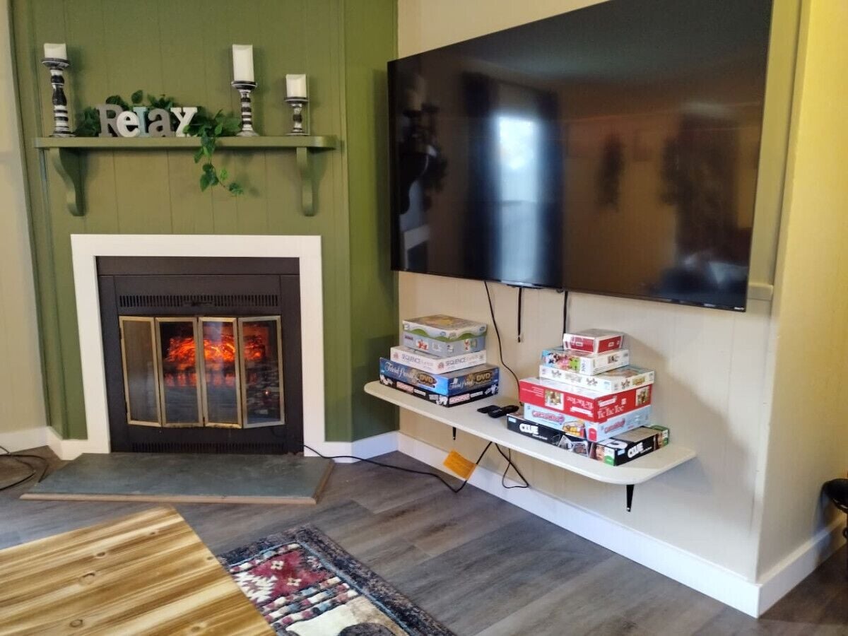 Game on! Lounge on the plush pull-out sofa, binge your favorite shows on the big Roku TV, or enjoy game nights by the electric fireplace. Perfect spot for lazy evenings!