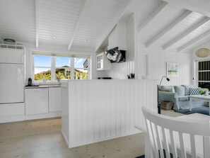 Fridge, microwave, dishwasher, cookware/dishes/utensils