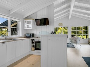 Fridge, microwave, dishwasher, cookware/dishes/utensils