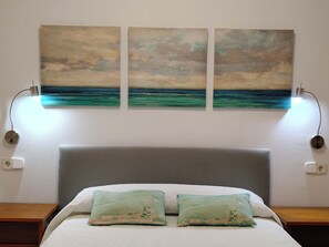 3 soverom, strykejern/-brett, reiseseng for barn og wi-fi (inkludert)