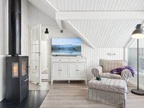 TV, fireplace - "Janik" - 1.3km from the sea by Interhome (Græsted)