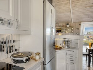 Fridge, microwave, dishwasher, cookware/dishes/utensils