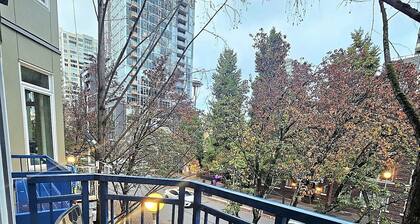 Seattle's Heart in Belltown/4guest/Space Neddle view