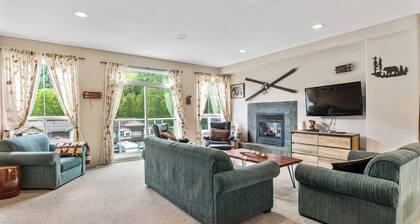 The Marmot's Den - Large Family-Friendly Ski Retreat in Sun Peaks