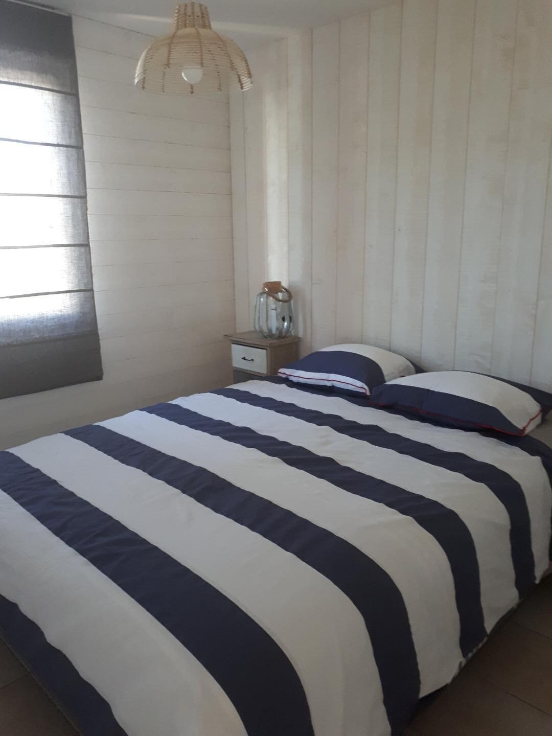 3 chambres, fer et planche à repasser, Wi-Fi, draps fournis