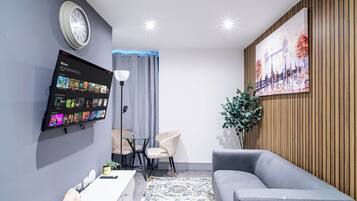 Apartment | Living area | TV