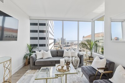 Luxury Apt in Beautiful Downtown San Diego with Epic Amenities 