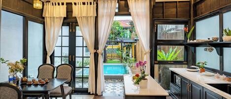 تناول الطعام