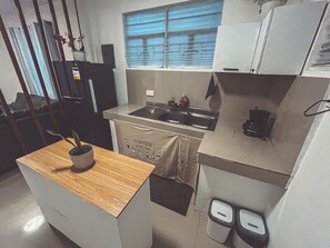 Kühlschrank, Ofen, Herdplatte, Geschirrspüler