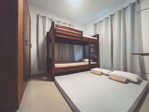 4 camere, ferro/asse da stiro, Wi-Fi gratuito, lenzuola