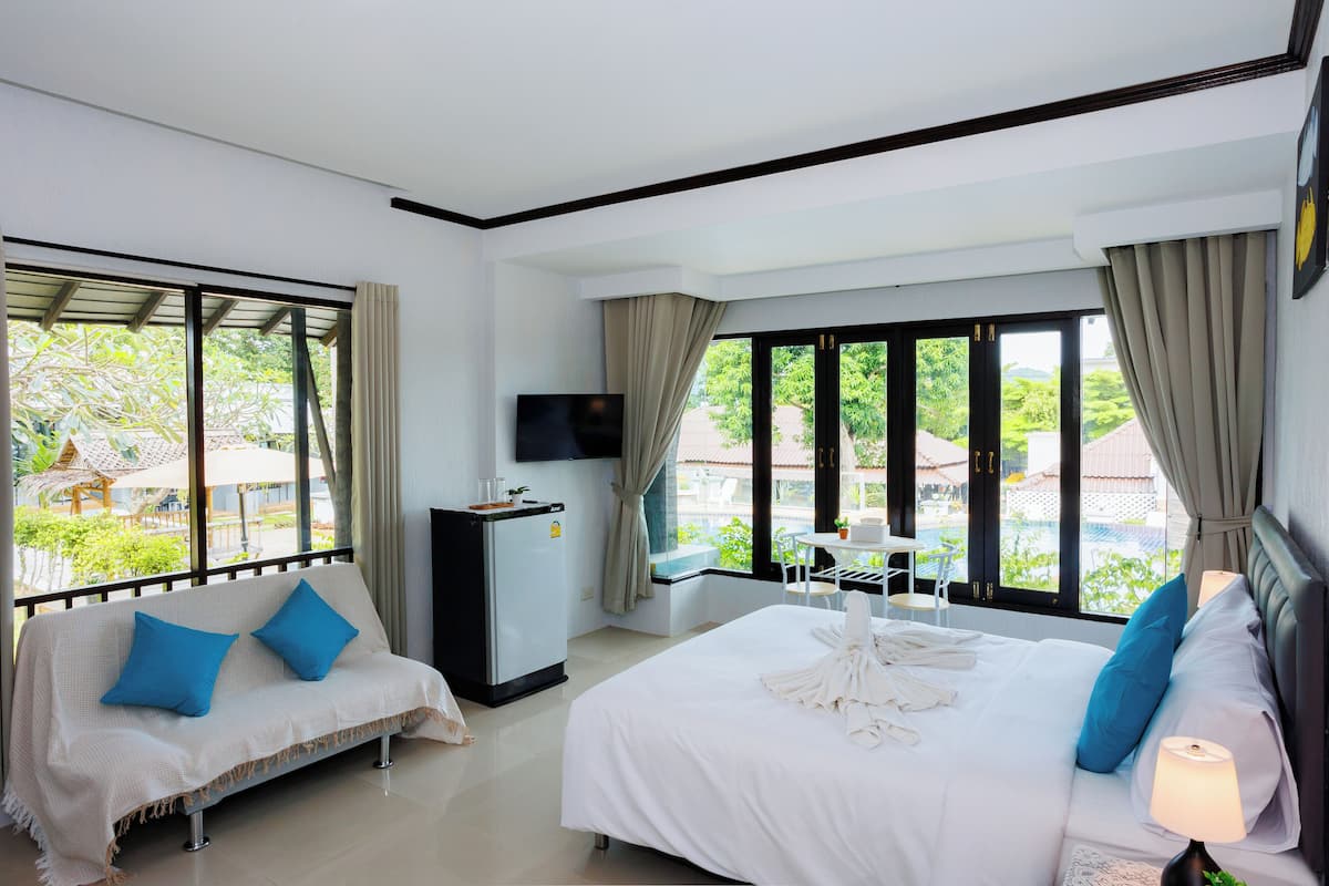 Suite Familiale, vue piscine