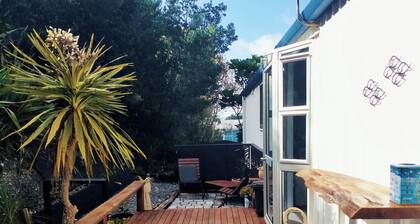 Waterfront retreat of Kaipara Harbour.