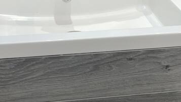 House | Bathroom | Shower, hair dryer, towels