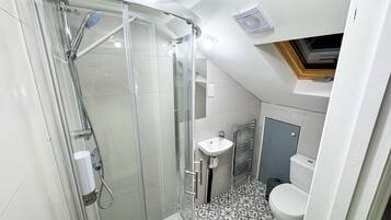 House | Bathroom | Combined shower/tub, deep soaking tub, towels