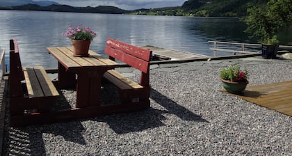 2 Bedroom Lovely Home In Hyllestad