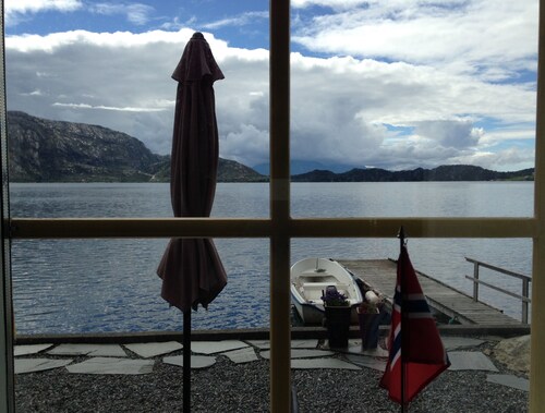 2 Bedroom Lovely Home In Hyllestad