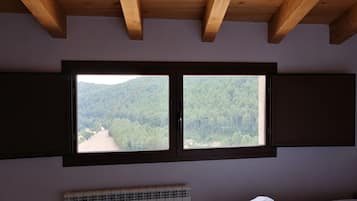 4 makuuhuonetta, silitysrauta/-lauta, vauvan matkasänky, ilmainen Wi-Fi