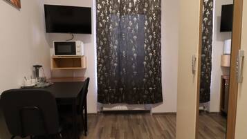 Standard Room | Living area