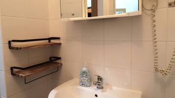 Family Double Room | Bathroom