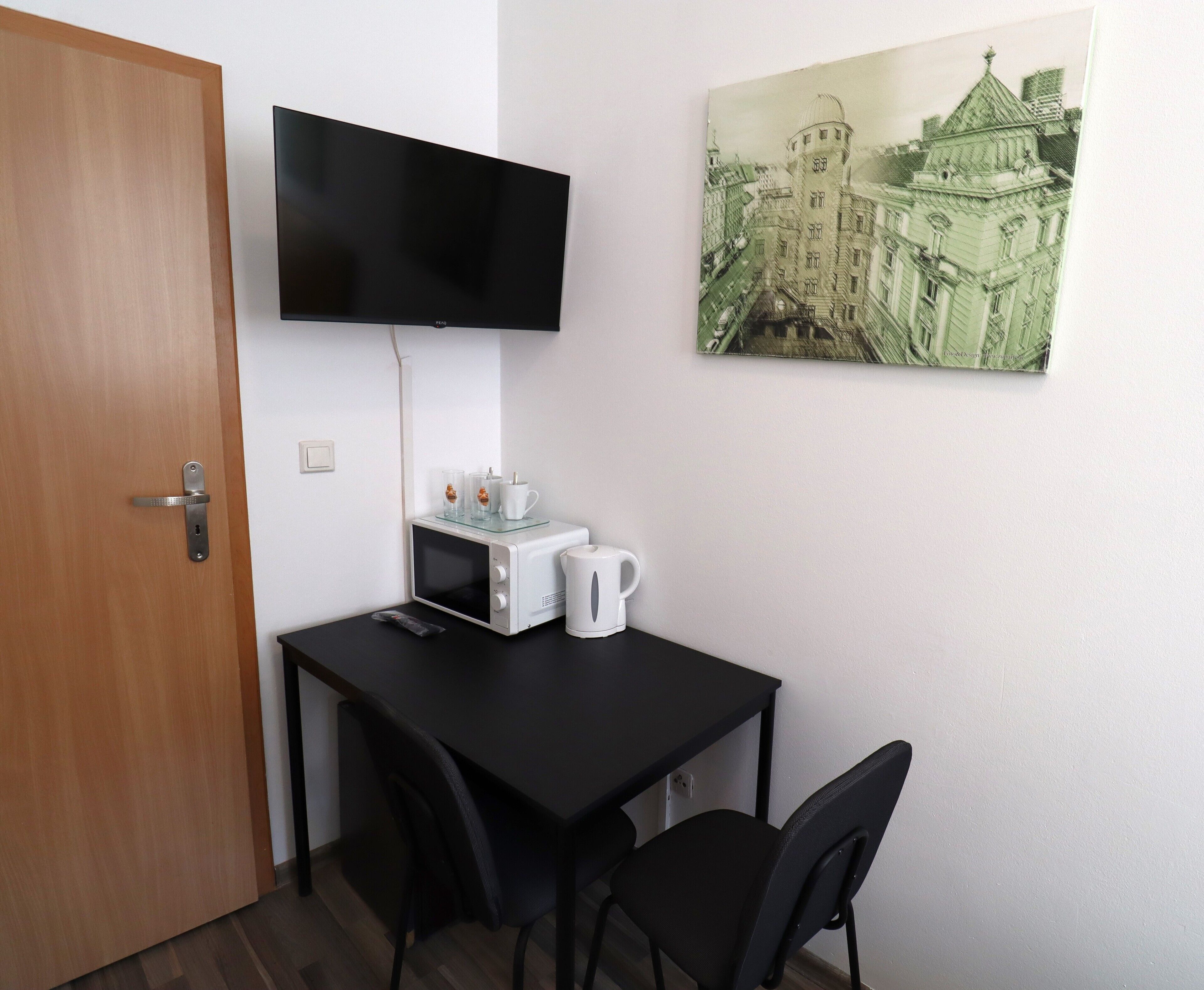 Photo - Grey Palazzo 1050 Vienna