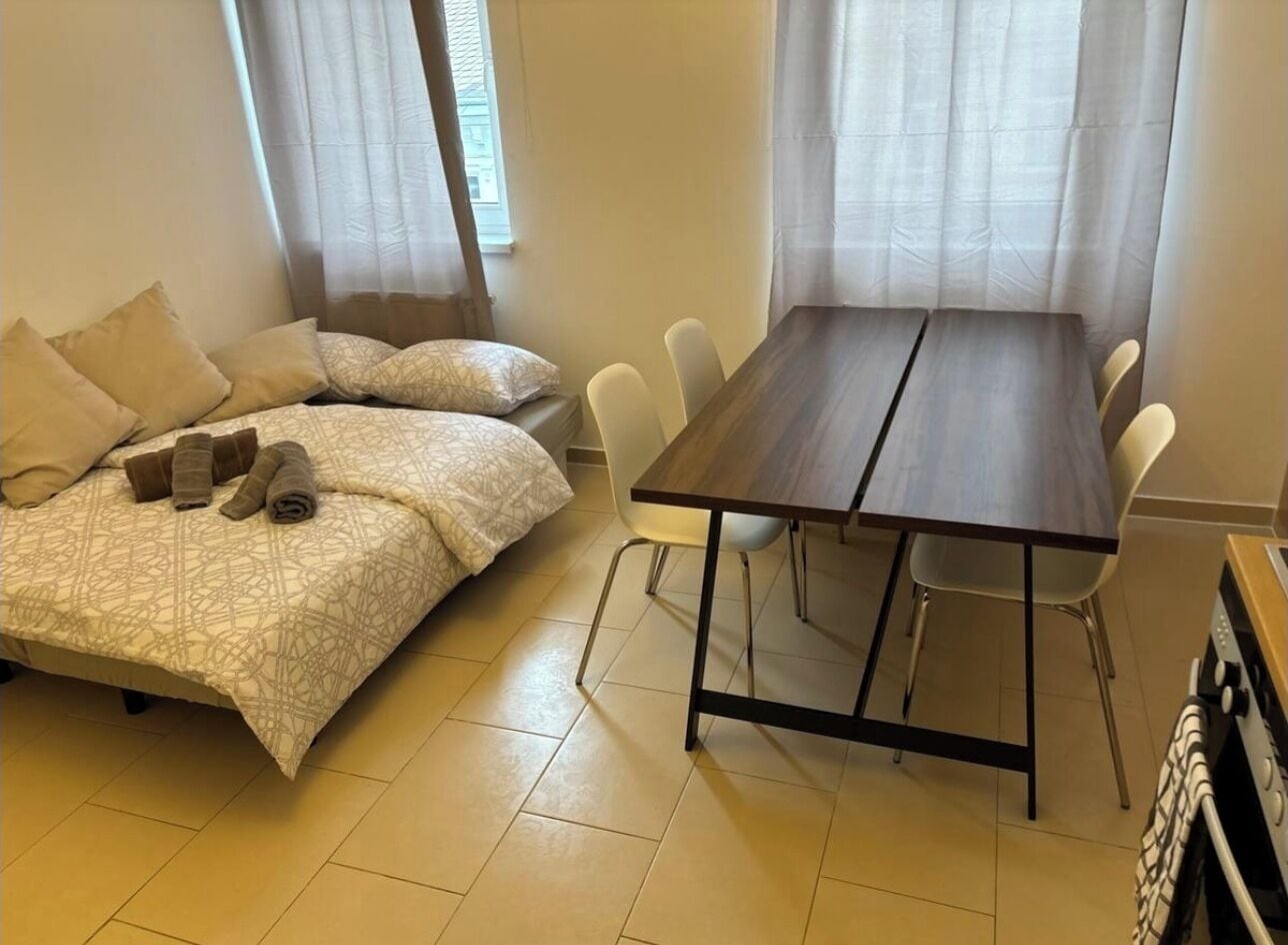 Photo - Grey Palazzo 1050 Vienna