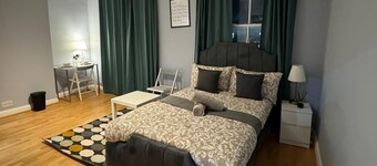 Studio - Sleeps 2 - Parking - Close to Paddington