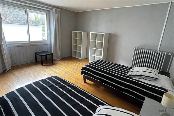 3 bedrooms, iron/ironing board, travel crib, WiFi