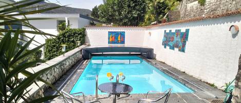 حمّام سباحة خارجي