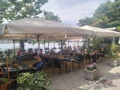   Villa in Caslano Tessin
  Privathaus mit Pool, 150 m vom Luganer See entfernt.